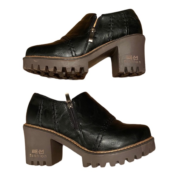 Shoes - NWOT Black platform loafer heel ankle bootie